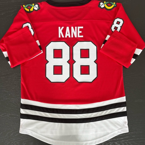 NWT Chicago Blackhawks Patrick Kane Jersey NHL NHLPA Size Youth Boy's L/XL